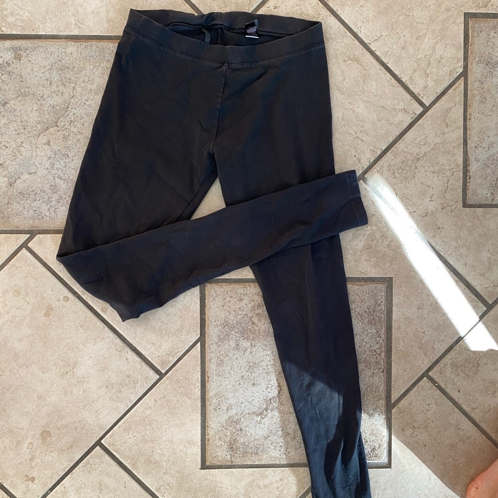 Black Victoria’s Secret leggings